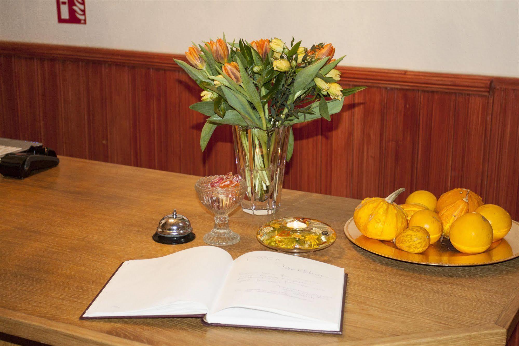 Hotell Goeta Orebro Bagian luar foto